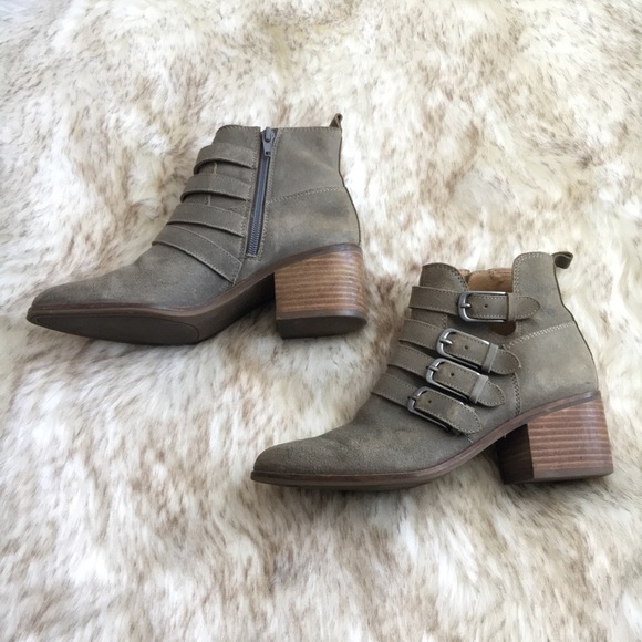 Lucky Brand buckle ankle boots - size 5.5 - Picture 2 of 3